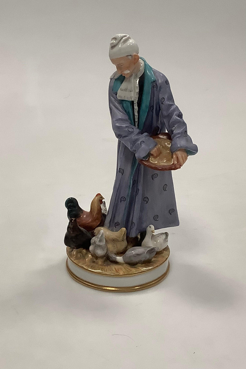 Bing og Grøndahl Hans Tegner Figur af mand og høns No 8024 - Danam Antik