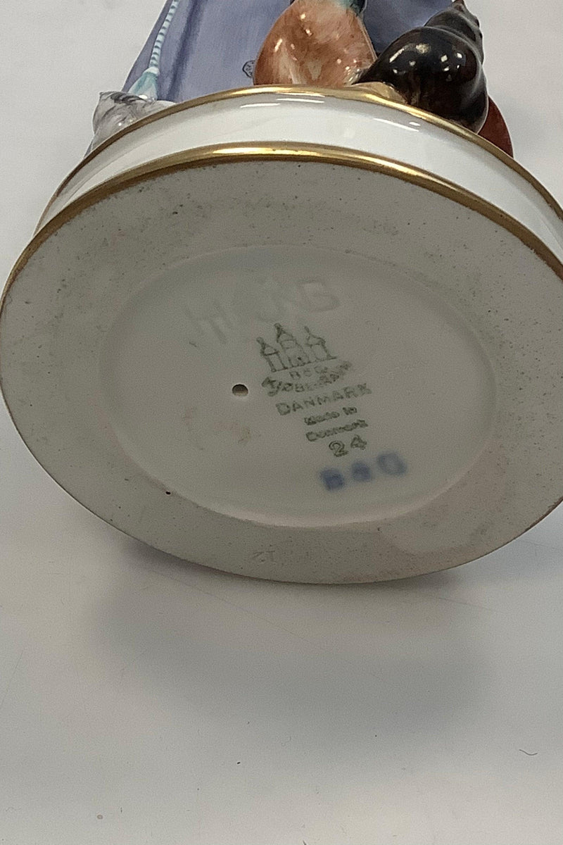 Bing og Grøndahl Hans Tegner Figur af mand og høns No 8024 - Danam Antik