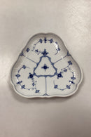 Royal Copenhagen Musselmalet Riflet Trekantet Fad No. 27