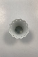 Bing og Grøndahl Kronberg Lille Vase No. 673 med Gennembrudt Kant