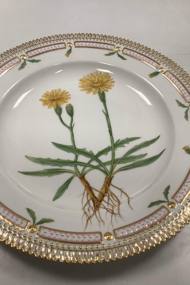 Royal Copenhagen Flora Danica Dinner Plate No. 624 (20/3549)