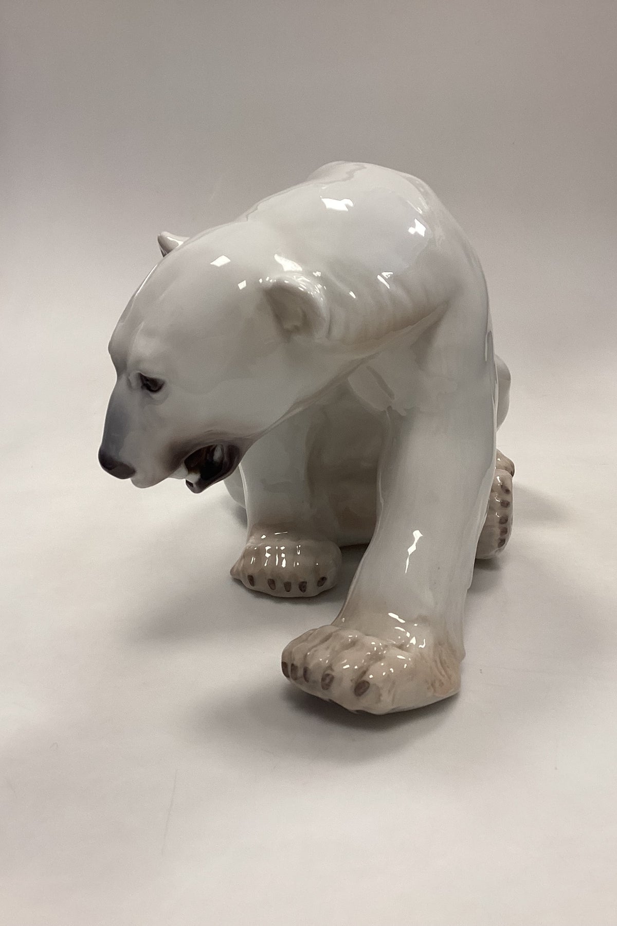 ・polar bear・１６cm・B&G. ・ Bing and Grondahl Figurine Polar Bear No. 1857