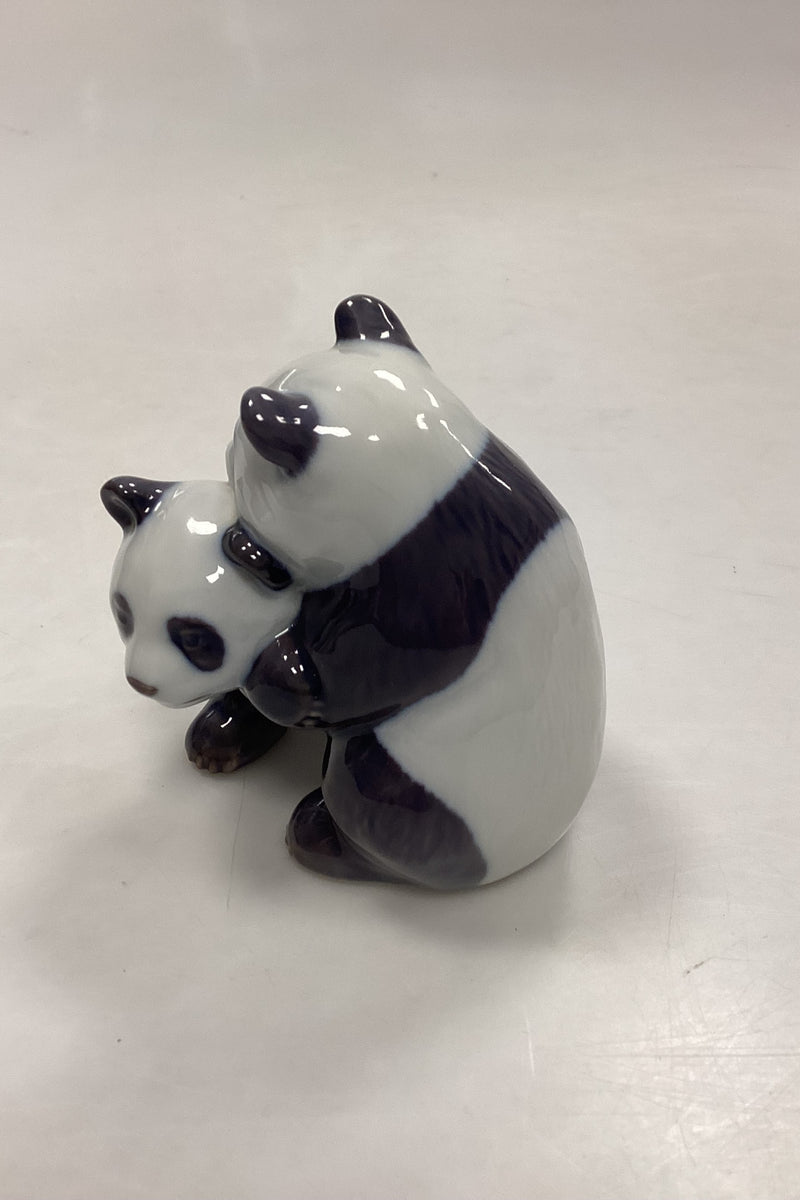 Royal Copenhagen Figur af Panda Unger No. 667