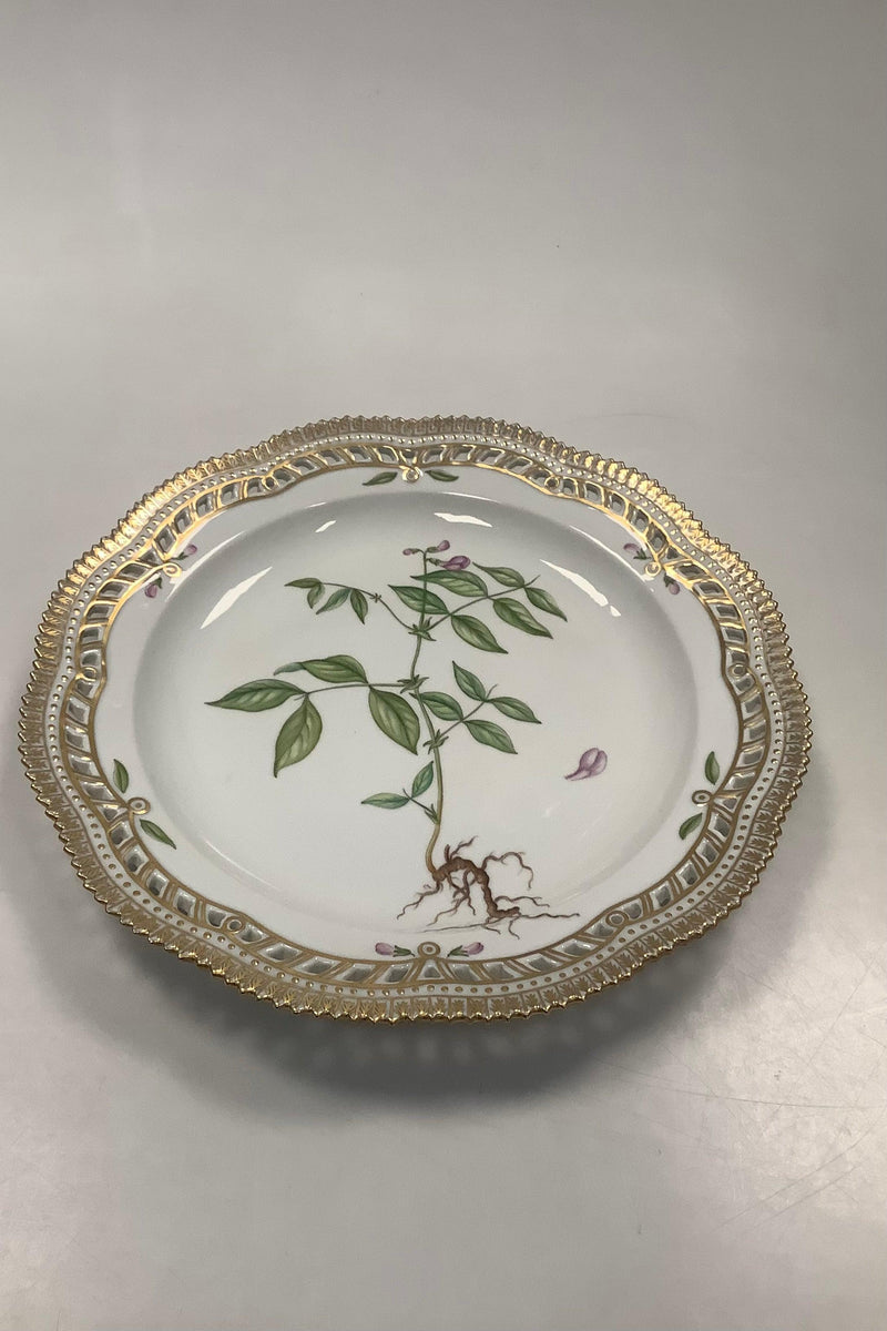 Royal Copenhagen Flora Danica Dish / plate with openwork edge No 20 / 3574 or 381