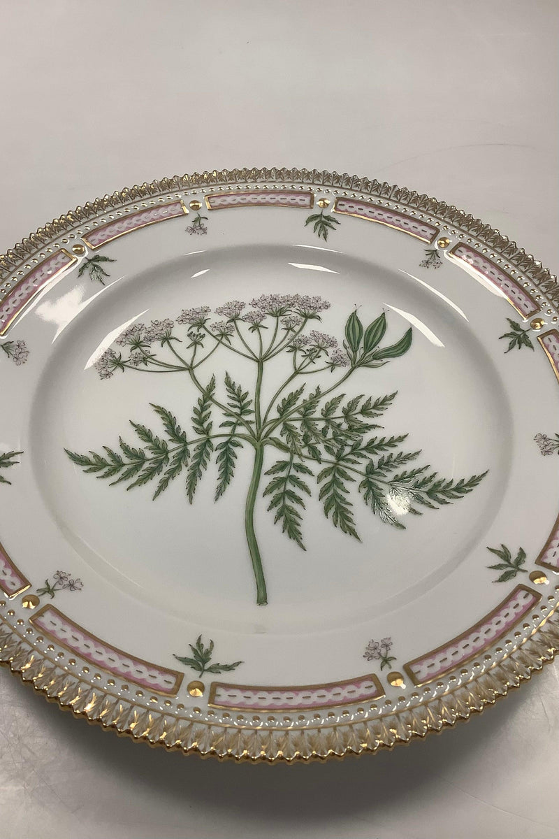 Royal Copenhagen Flora Danica Dinner Plate No. 624 ( 20 / 3549 )