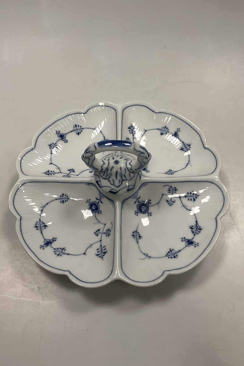 Royal Copenhagen Musselmalet Riflet Cabaretfad med Fire Skåle No. 2130