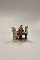 Royal Copenhagen Jule Figur - Dreng og Pige med Krybbespil No. 294