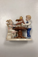 Royal Copenhagen Jule Figur - Dreng og Pige med Krybbespil No. 294