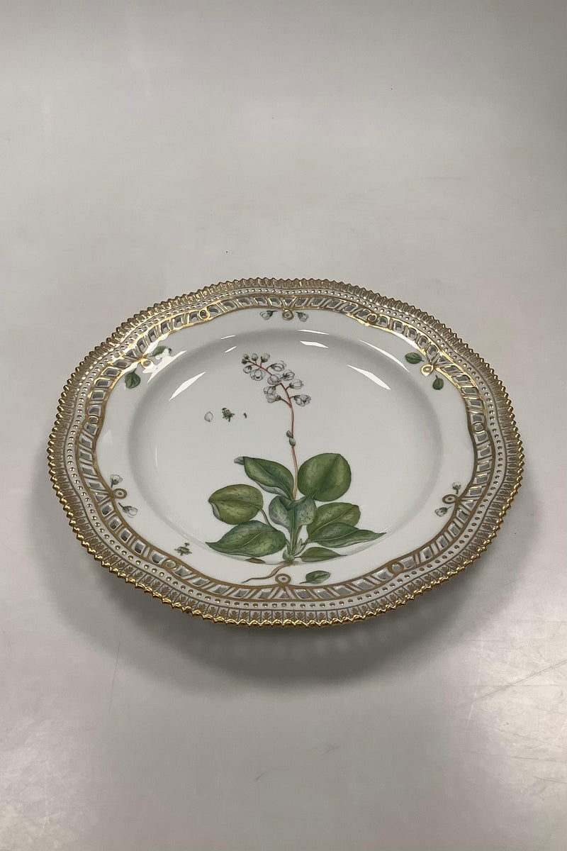 Royal Copenhagen Flora Danica plate with openwork edge No 20/3553