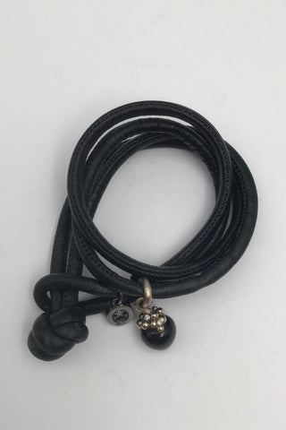 Ole Lynggaard Armbånd med Sweet Drop 18K Guld Onyx Brillant Vedhæng