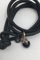 Ole Lynggaard Armbånd med Sweet Drop 18K Guld Onyx Brillant Vedhæng