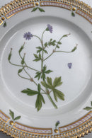 Royal Copenhagen Flora Danica Salat Tallerken No. 20 / 3573