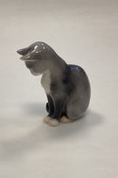 Royal Copenhagen Mini Collection Siddende Kat No. 687