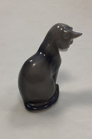 Royal Copenhagen Mini Collection Siddende Kat No. 687