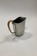 Just Andersen Kande med bast i Støbt Tin, No. 2500