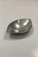 Just Andersen Bladformet skål af Tin, No. 2675