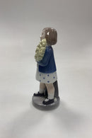 Royal Copenhagen Månedsfigur Maj - Pige med Blomster No. 4527