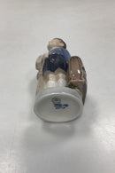 Royal Copenhagen Månedsfigur Juni - Skoledreng No. 4528
