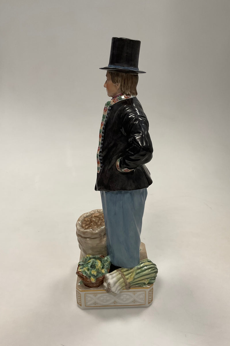 Royal Copenhagen Overglasur Figur Jan Hansen Schmidt Torvedragt, Amager No. 12103