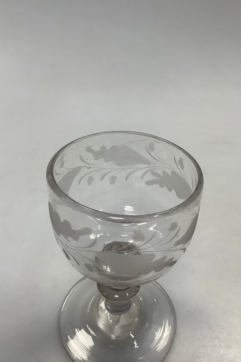 Tidligt Vinglas med graveringer