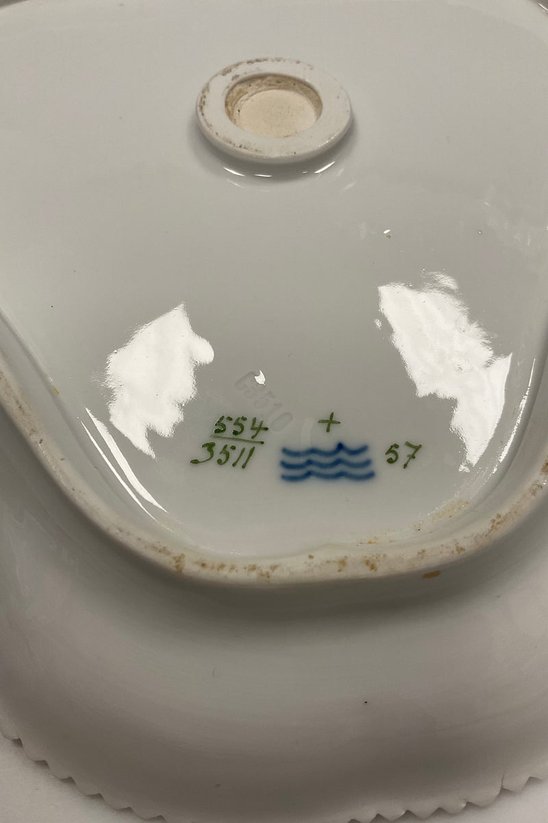 Royal Copenhagen Flora Danica Hvid Trekantet Fad No. 554 / 3511