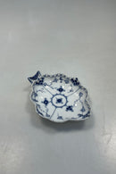 Royal Copenhagen Musselmalet Helblonde Bladformet fad No 1076