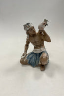 Dahl Jensen Figur af Sudanesisk mand med kakadue No. 1305