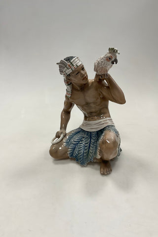 Dahl Jensen Figur af Sudanesisk mand med kakadue No. 1305