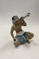 Dahl Jensen Figur af Sudanesisk mand med kakadue No. 1305