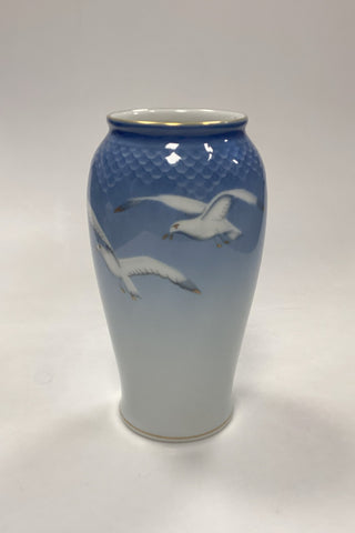 Bing og Grøndahl Måge med Guld Vase No. 203 eller 682