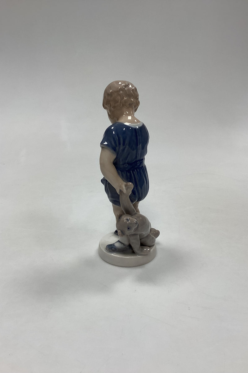 Royal Copenhagen Figur af Dreng med Bamse No 3468