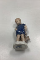 Royal Copenhagen Figur af Dreng med Bamse No 3468