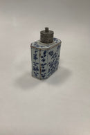 Orientalsk Kinesisk Thedåse fra Qing dynastiet, kangxi (1662-1722)  Thedåse med låg  Måler 12,8cm x 9,5cm  Brændingsfejl og små nøk