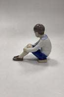 Bing og Grøndahl Figur - Dreng på Bøger / Skoleferie No. 1742