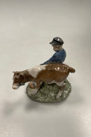 Royal Copenhagen Figur Dreng med Kalv No. 772
