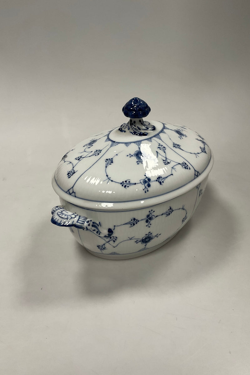 Royal Copenhagen Musselmalet Riflet oval terrin No 214.  1. sortering