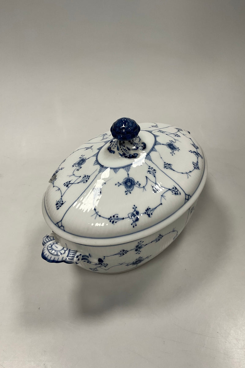 Royal Copenhagen Musselmalet Riflet oval terrin No 214.  1. sortering