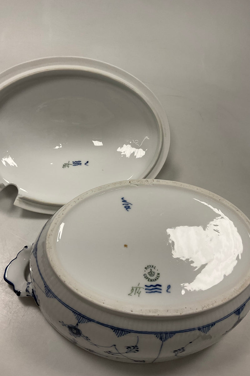 Royal Copenhagen Musselmalet Riflet oval terrin No 214.  1. sortering