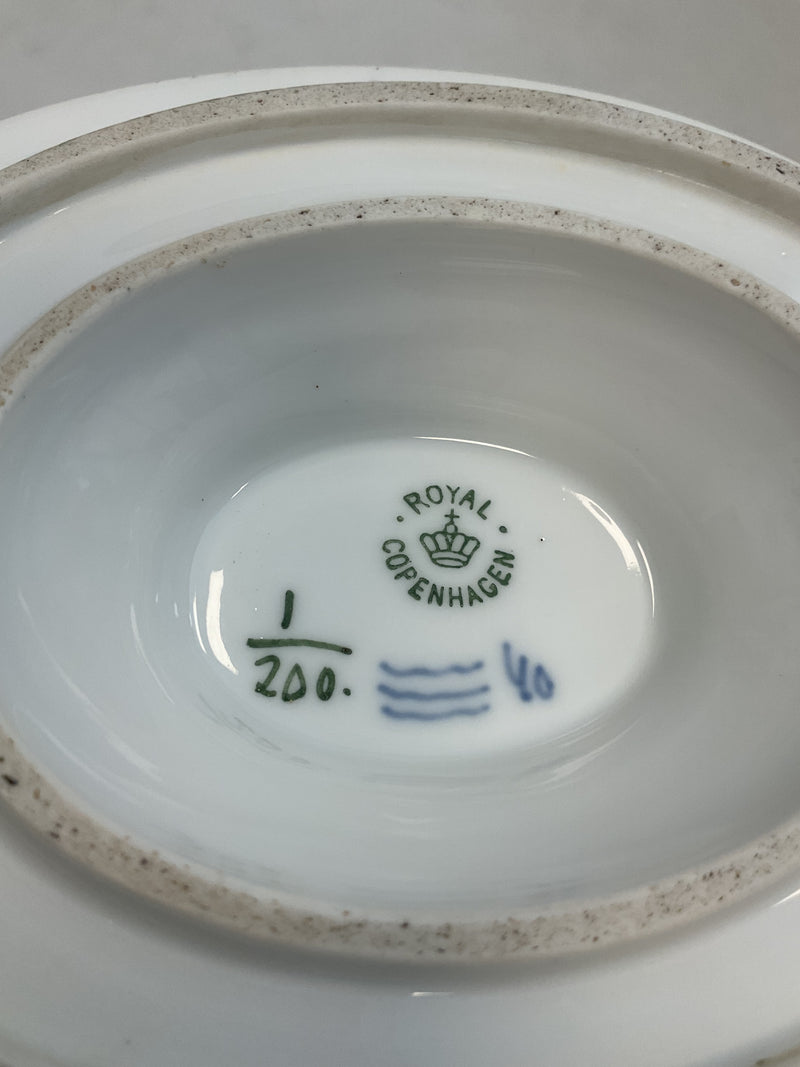 Royal Copenhagen Musselmalet Riflet Saucekande med Underskål No 200