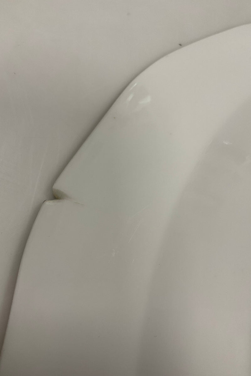 Royal Copenhagen Art Nouveau Stel No. 225 Pelargonoe Rundt Fad No. 2018