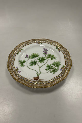 Royal Copenhagen Flora Danica Gennembrudt Frokosttallerken No 3554