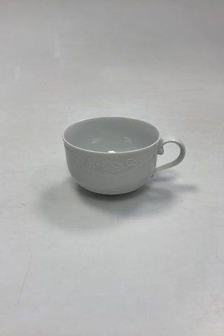 Royal Copenhagen Hvid Magnolia med uglaseret relief Tekop No. 81