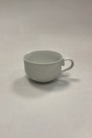 Royal Copenhagen Hvid Magnolia med uglaseret relief Tekop No. 84