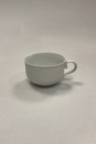 Royal Copenhagen Hvid Magnolia med uglaseret relief Tekop No. 84