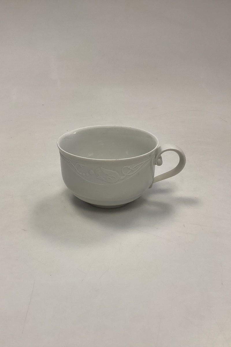 Royal Copenhagen Hvid Magnolia med uglaseret relief Tekop No. 84