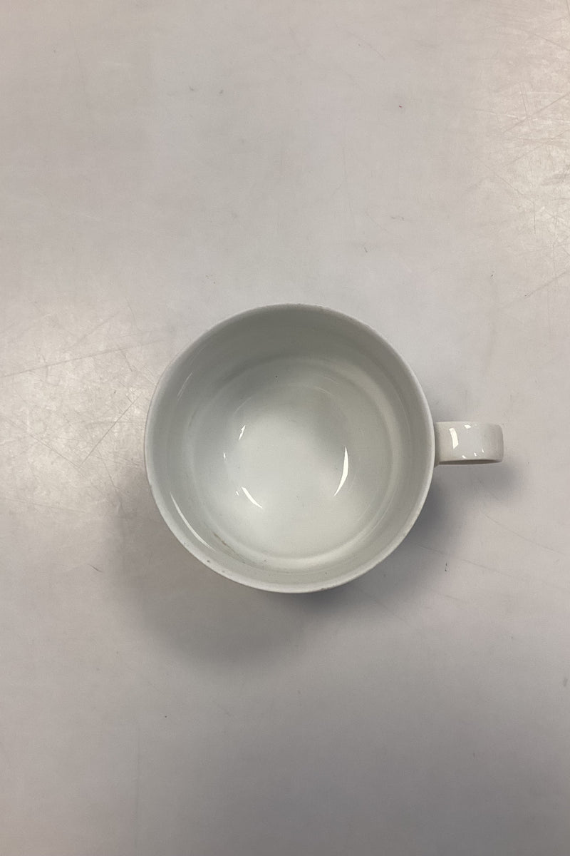 Royal Copenhagen Hvid Magnolia med uglaseret relief Tekop No. 84