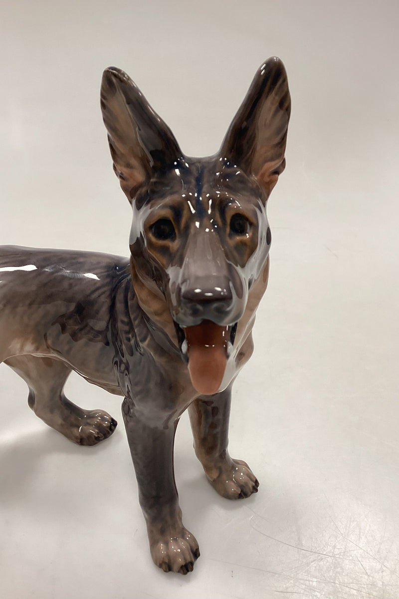 Dahl Jensen Figur af Stor Schæferhund No. 1087