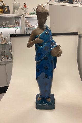 Royal Copenhagen Johannes Hedegaard Stor Figur Pige med krukke No. 21588