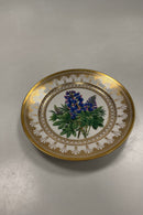 Royal Copenhagen Antik Tallerken med Blomster Motiv og guld. Signeret af Christian Klein fra 1820-1850