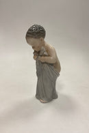 Royal Copenhagen Art Nouveau Figur af Nøgen Baby i klæde No. 3505